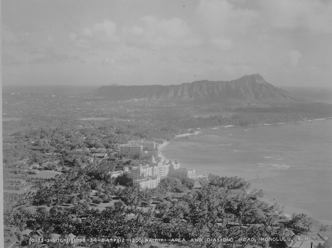 neg_1241_Waikiki_area_and_Diamond_Head_18_Jan_1934.jpg